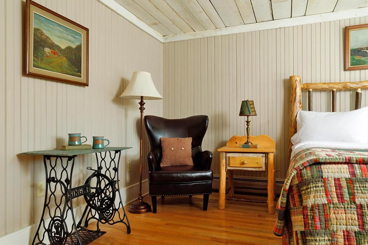 Friends Lake Inn Chestertown Exterior photo